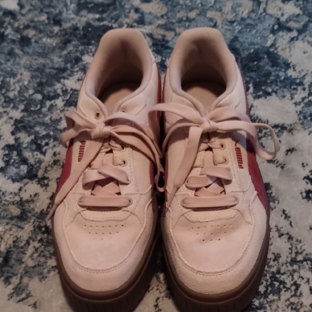 Puma Women's Pink and Red Sneakers